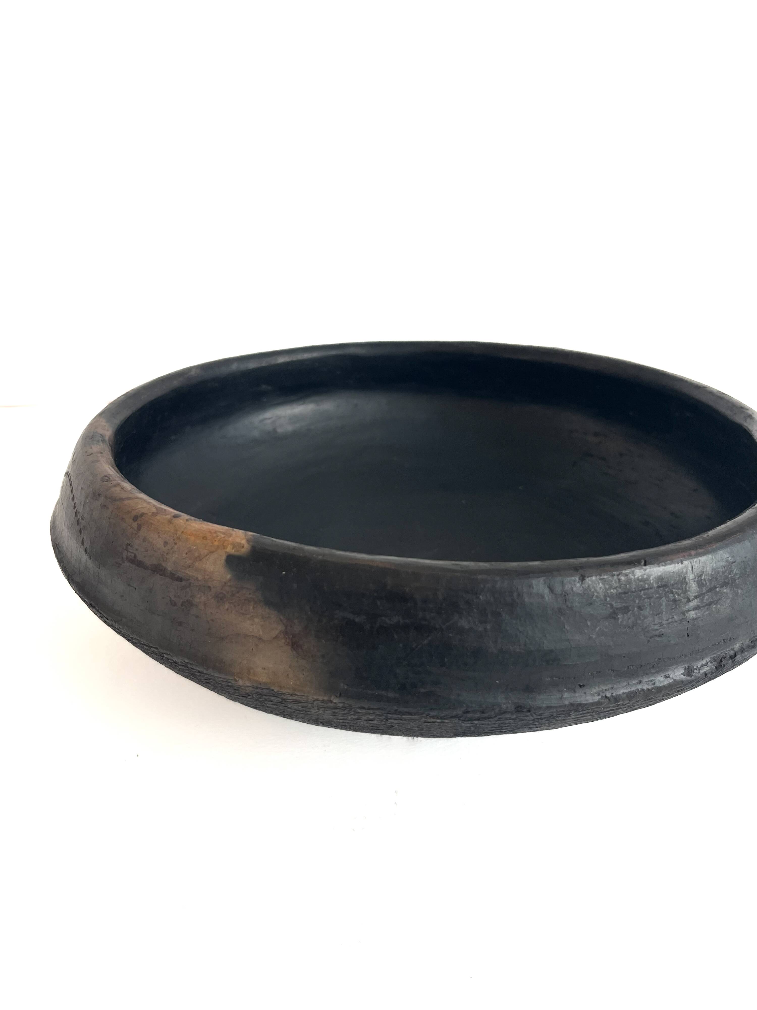 Plat Abron "Kânâh" in smoked terracotta | Ø 31cm diameter