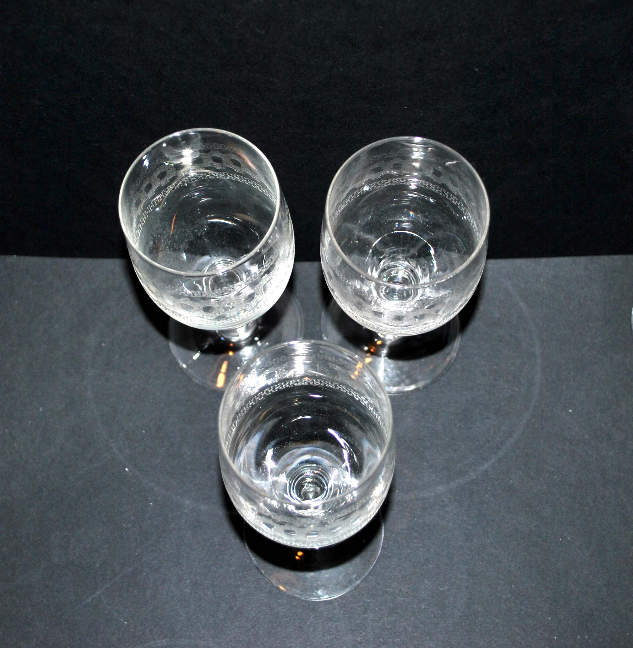 Set of 3 antique crystal wine glasses engraved guilloche pantogravure 13.5cm