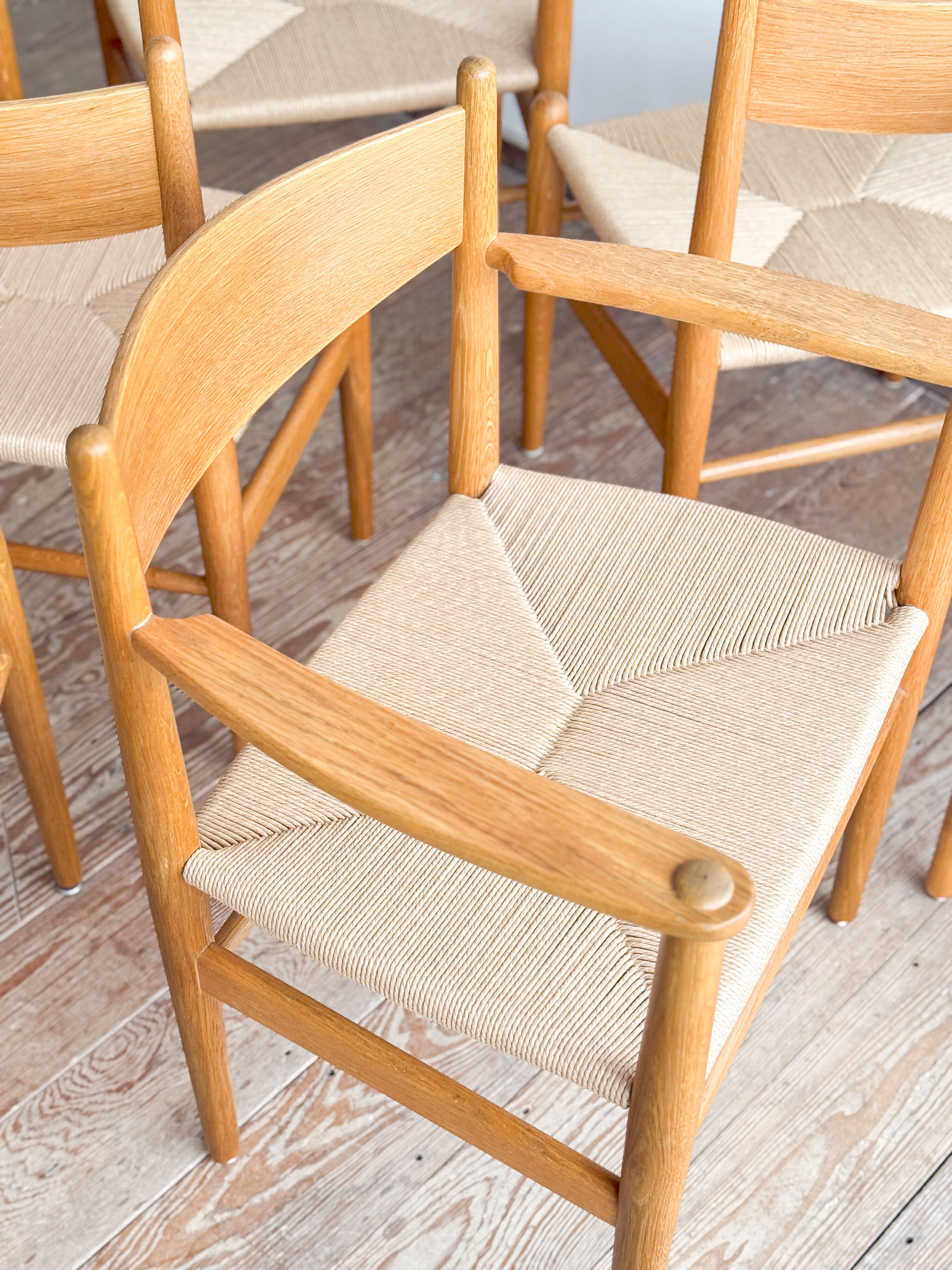 Ensemble de 6 chaises CH36 + 1 fauteuil CH37 de Hans J. Wegner en chêne