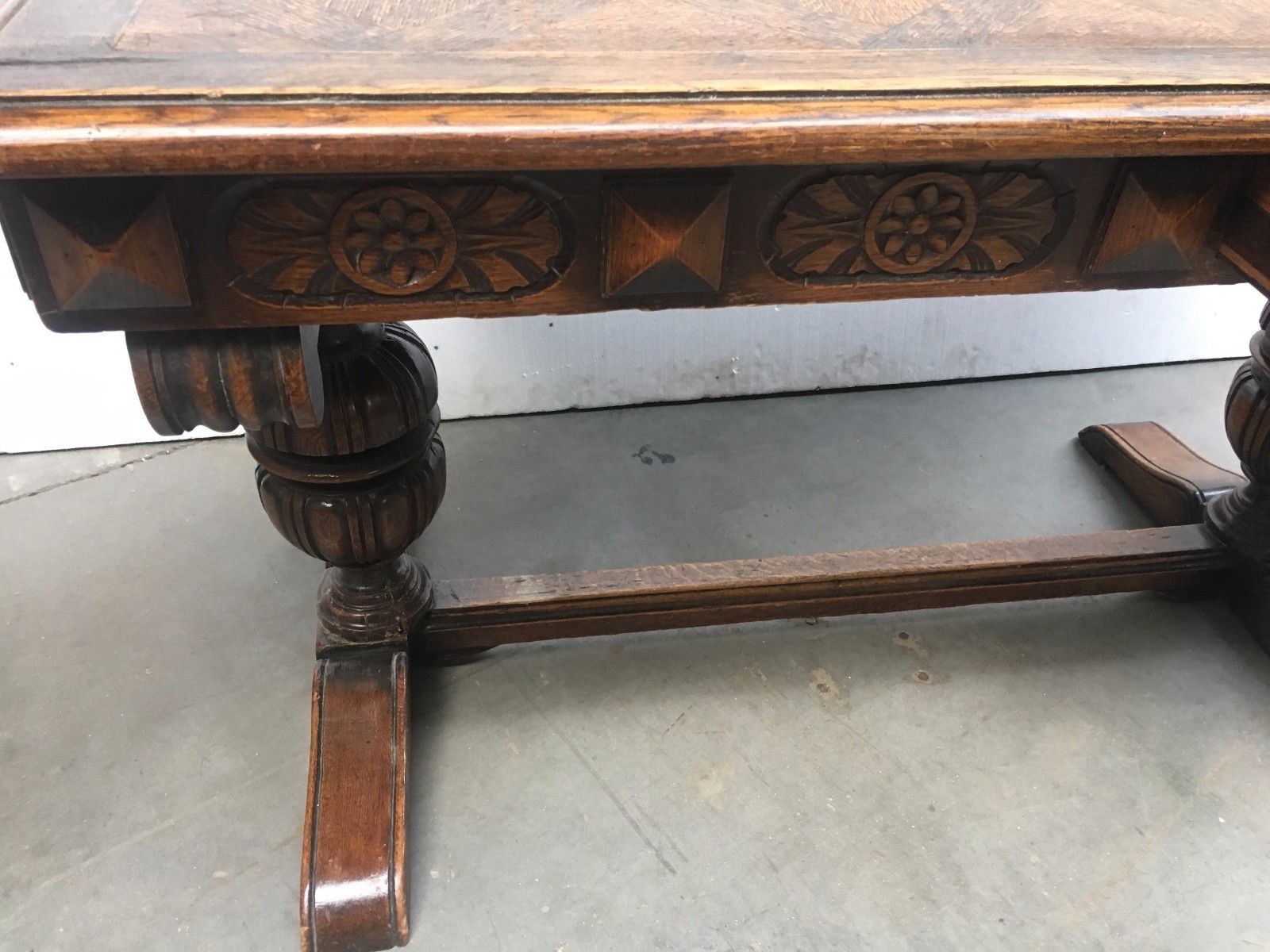 Table style Renaissance office