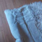 Tapis a poils longs pure laine blanc , vintage