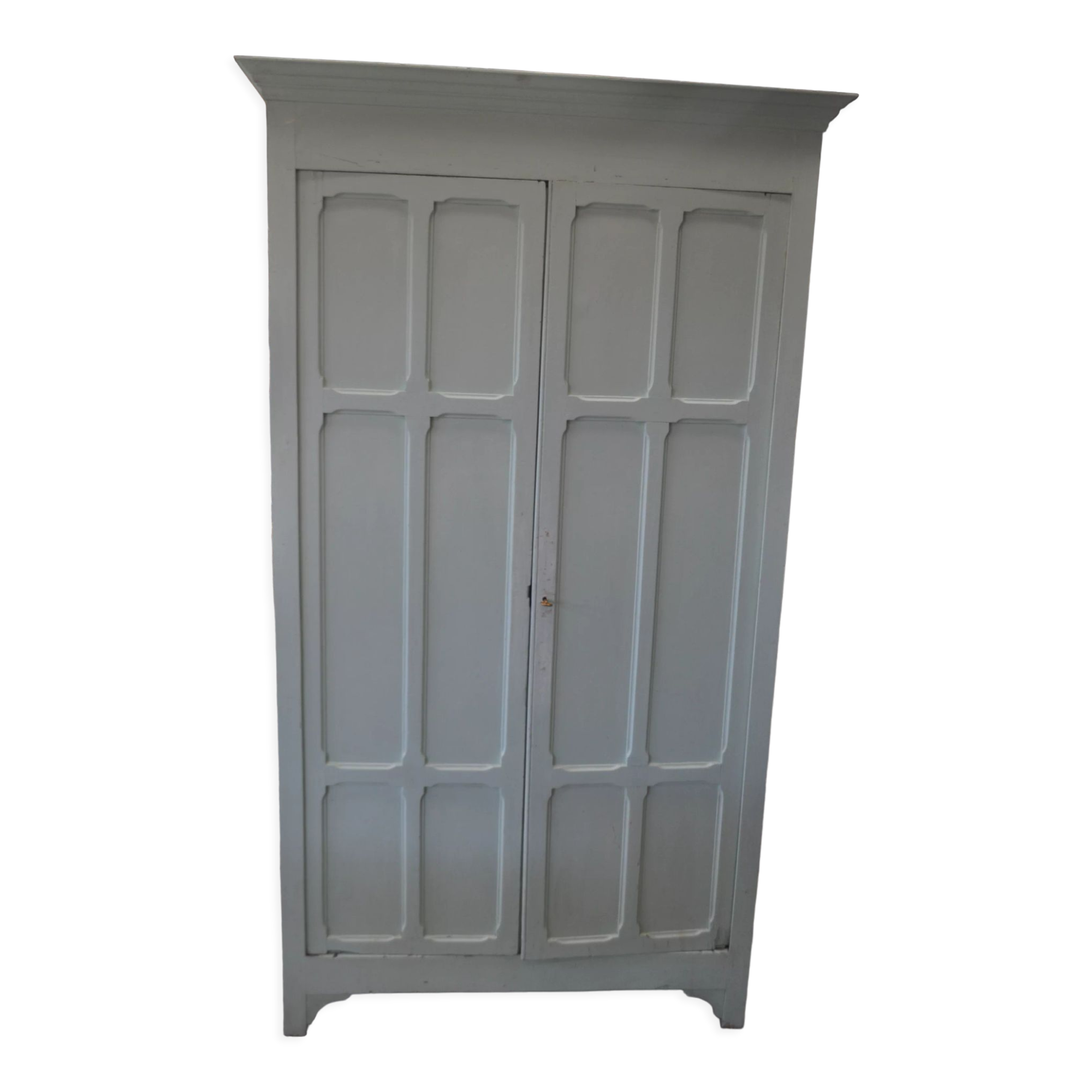 Parisian wardrobe green with water