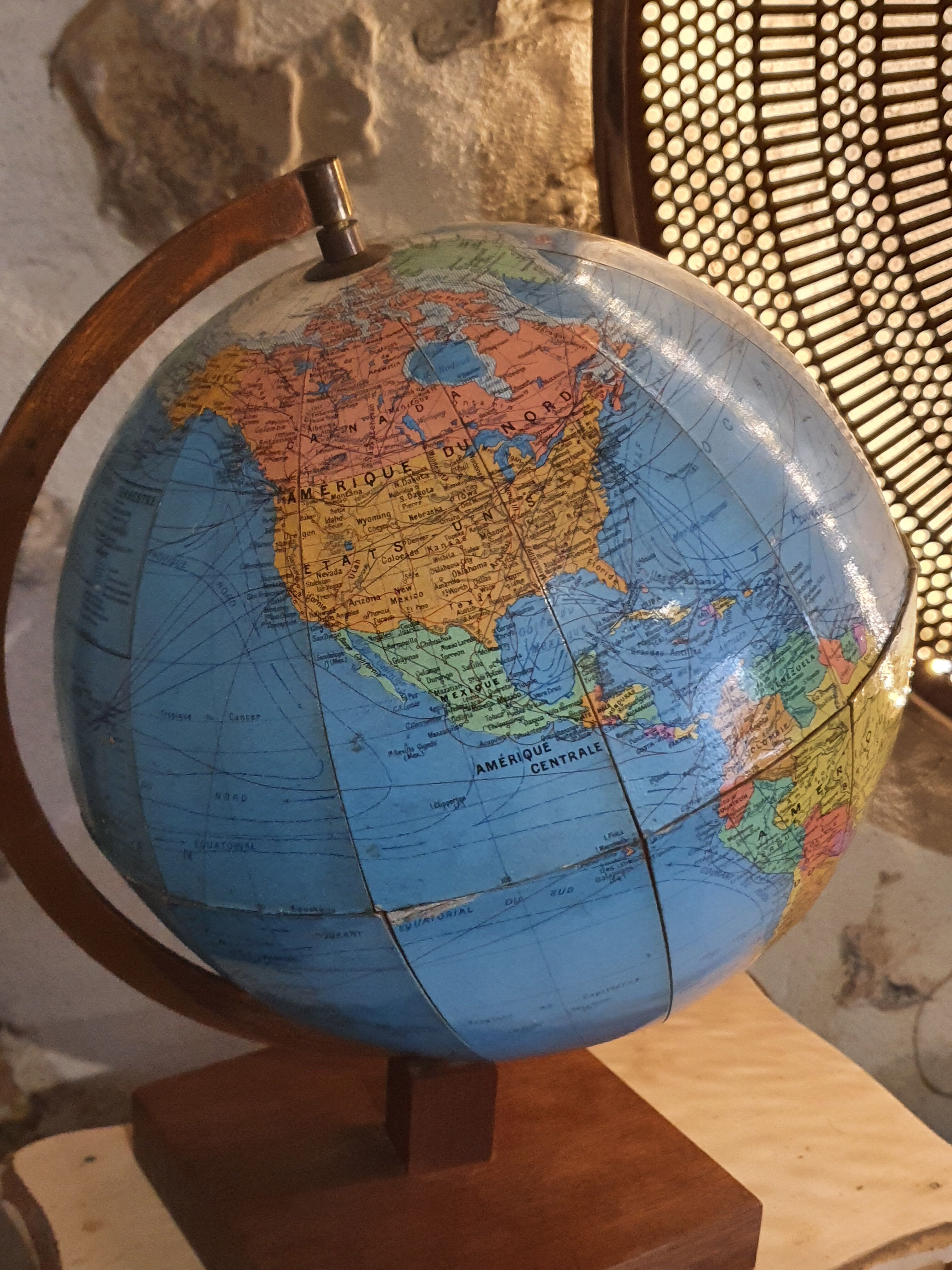 Vintage globe Gérard and Barrère