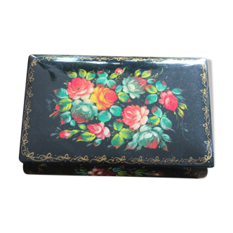 Box in lacquered wood with flowers