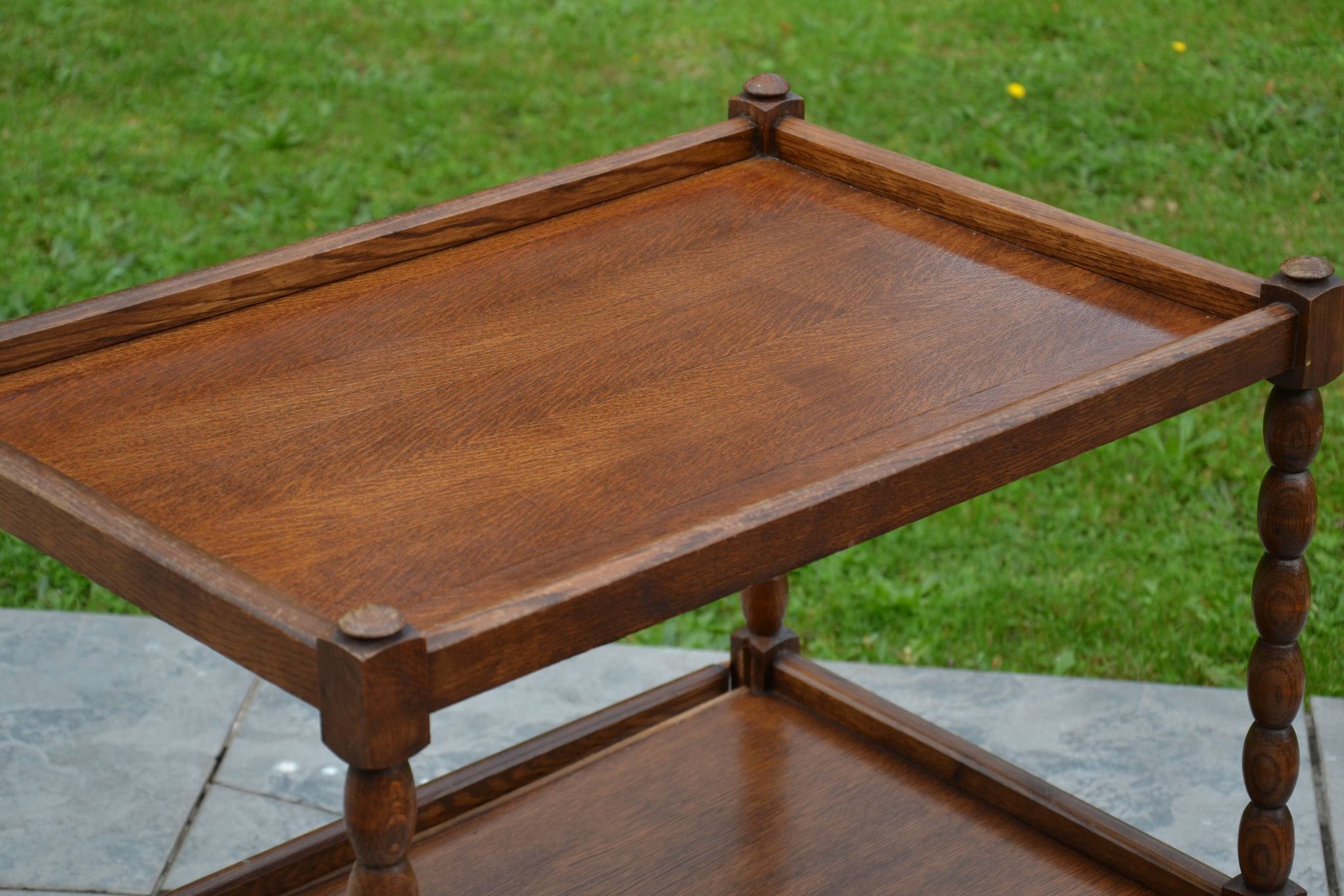 Desserte en bois, plateau en verre