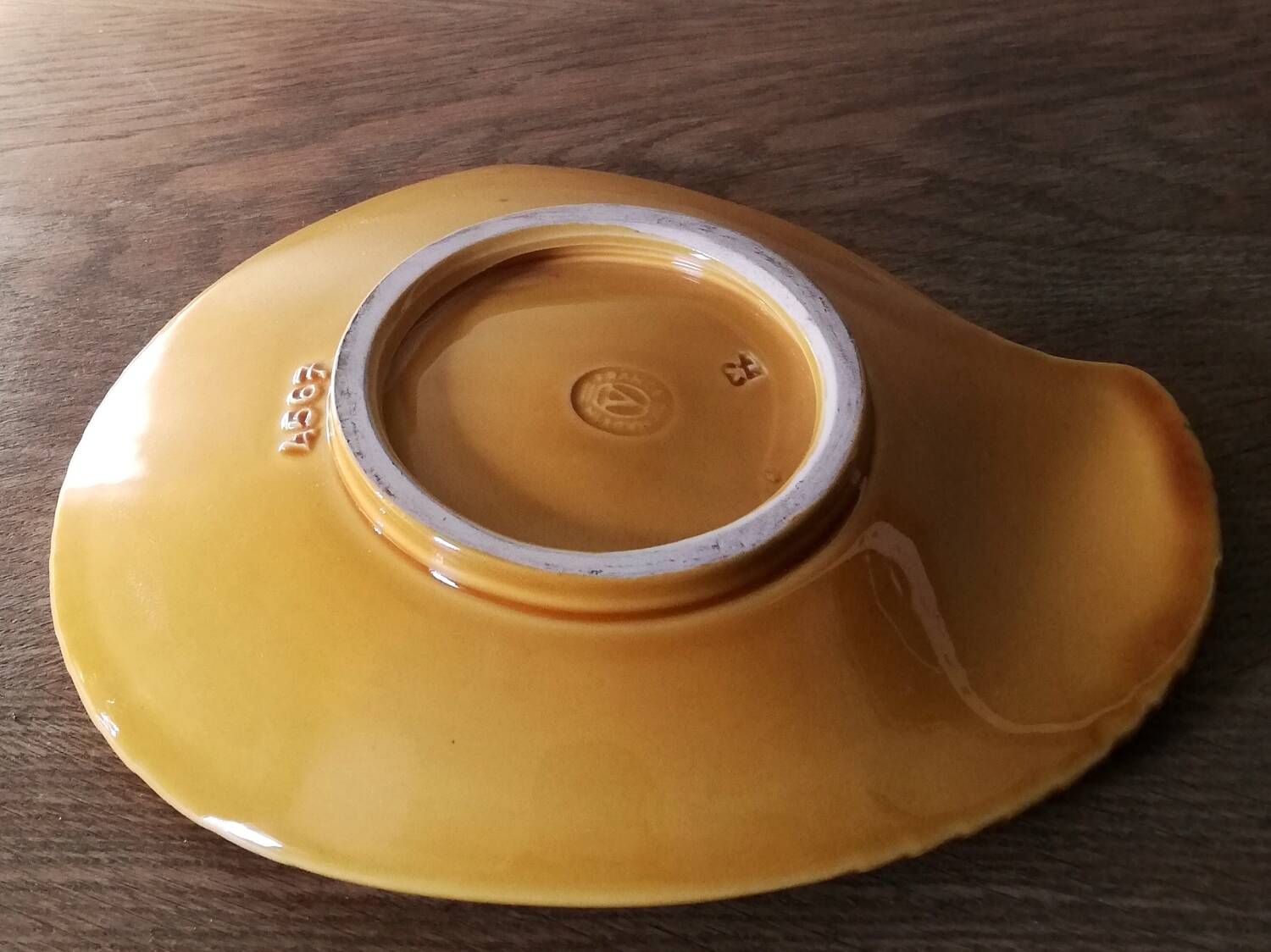 Ceramic pocket emptier