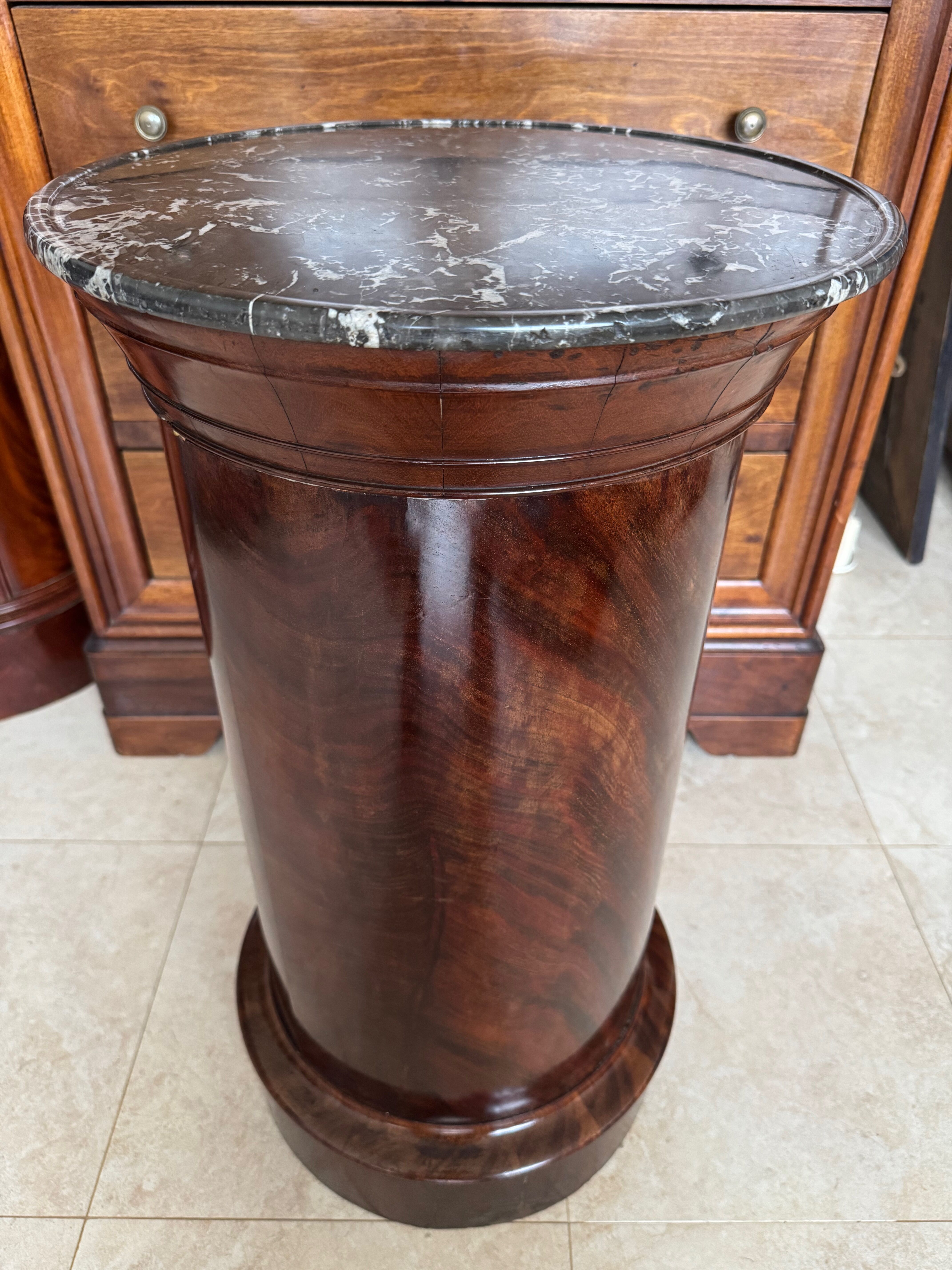 Rare Somno with drawer, Empire period Cuban mahogany and superb grooved marble.