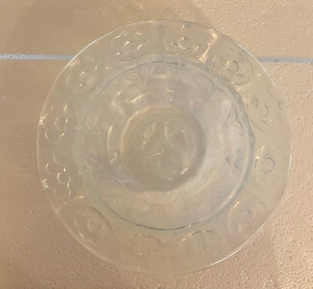 Opalescent glass cup by Verart Paris Numbered 543