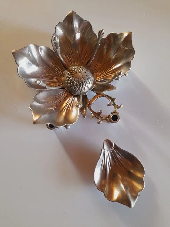 Cendrier fleur en métal argenté 1970