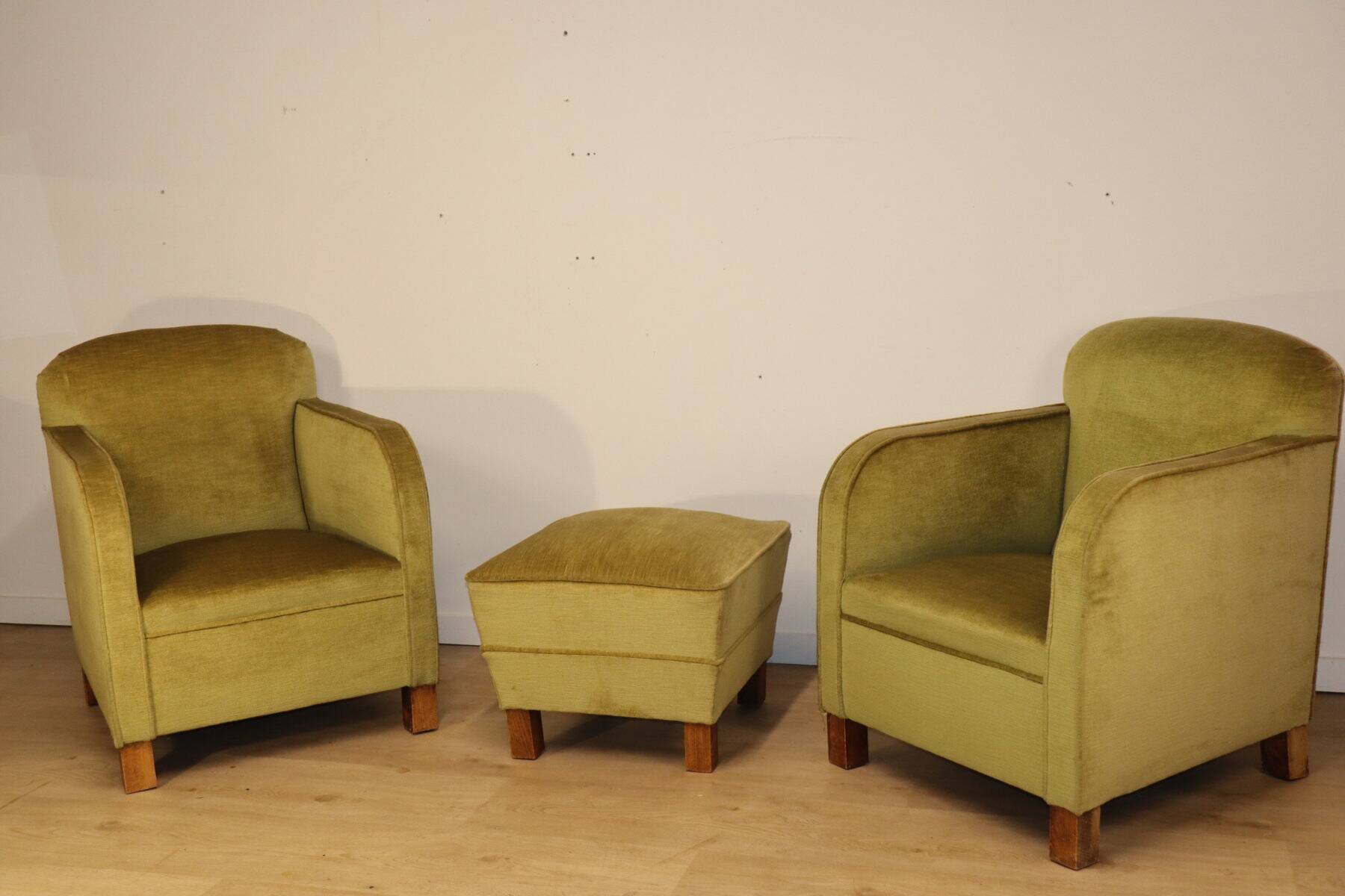 Pair of vintage velvet armchairs with footrest - 1950s
