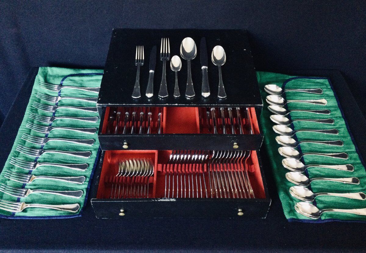 Housewife 84 rooms of the house Apollo model Contours