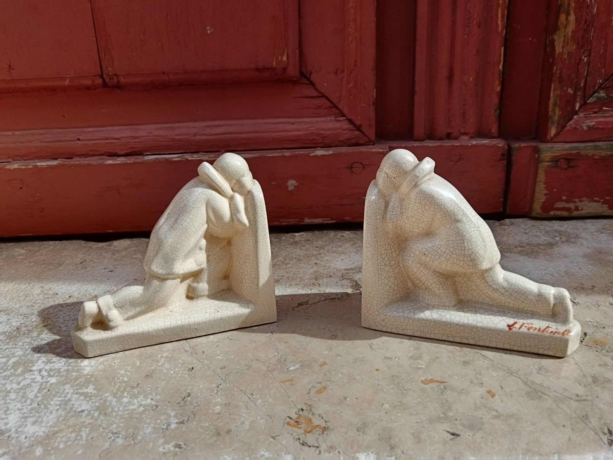Pair of bookends - Ceramic - Signed L Fontinelle