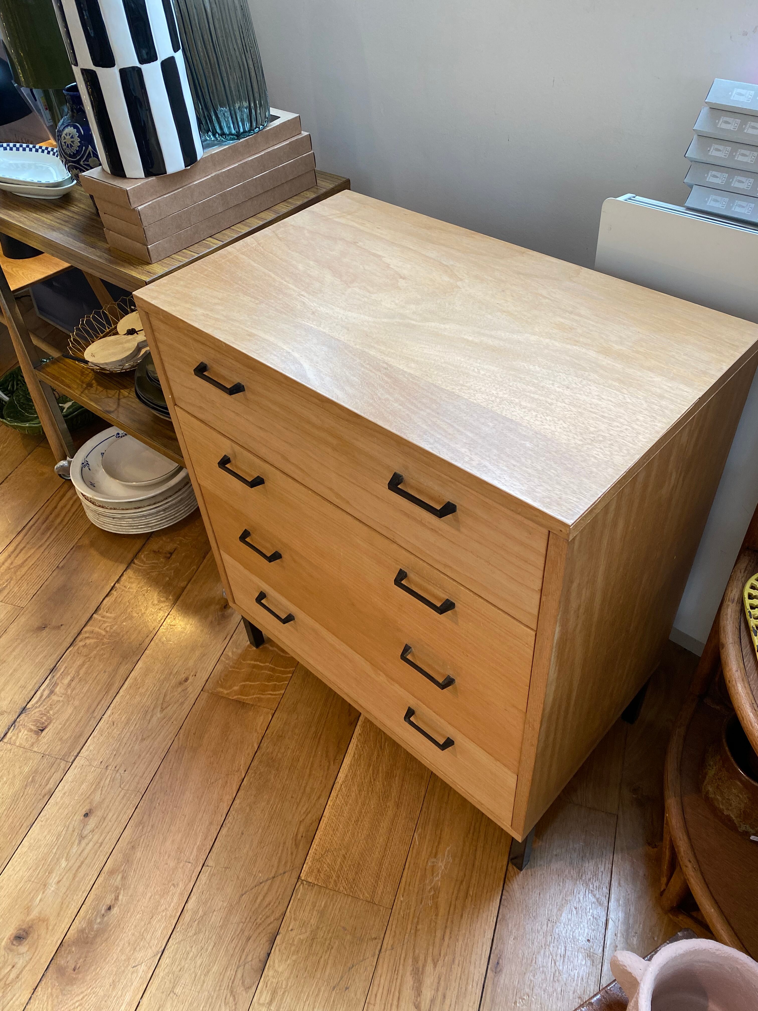 Small vintage chest of drawers