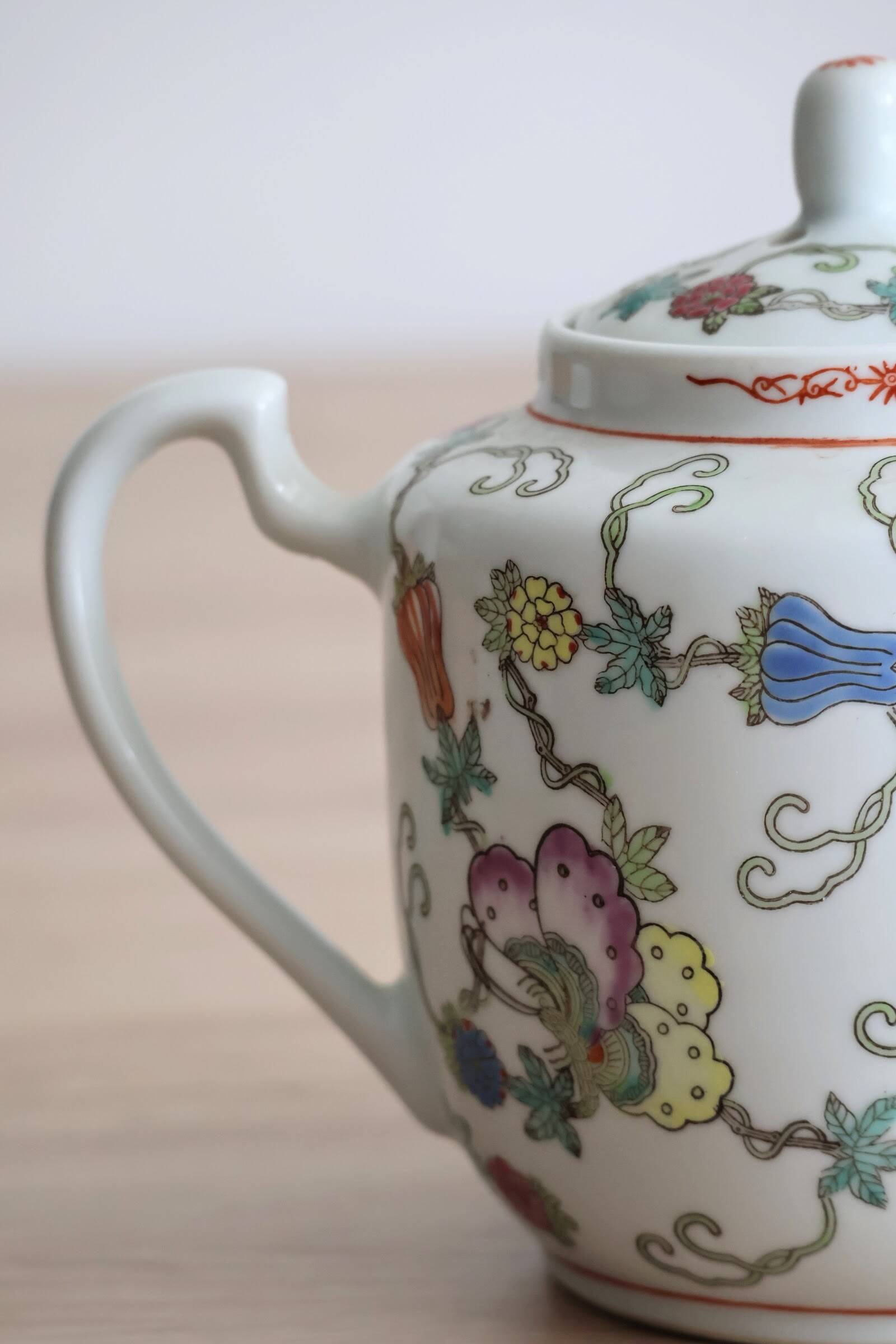 Chinese hand painted teapot Jingdezhen