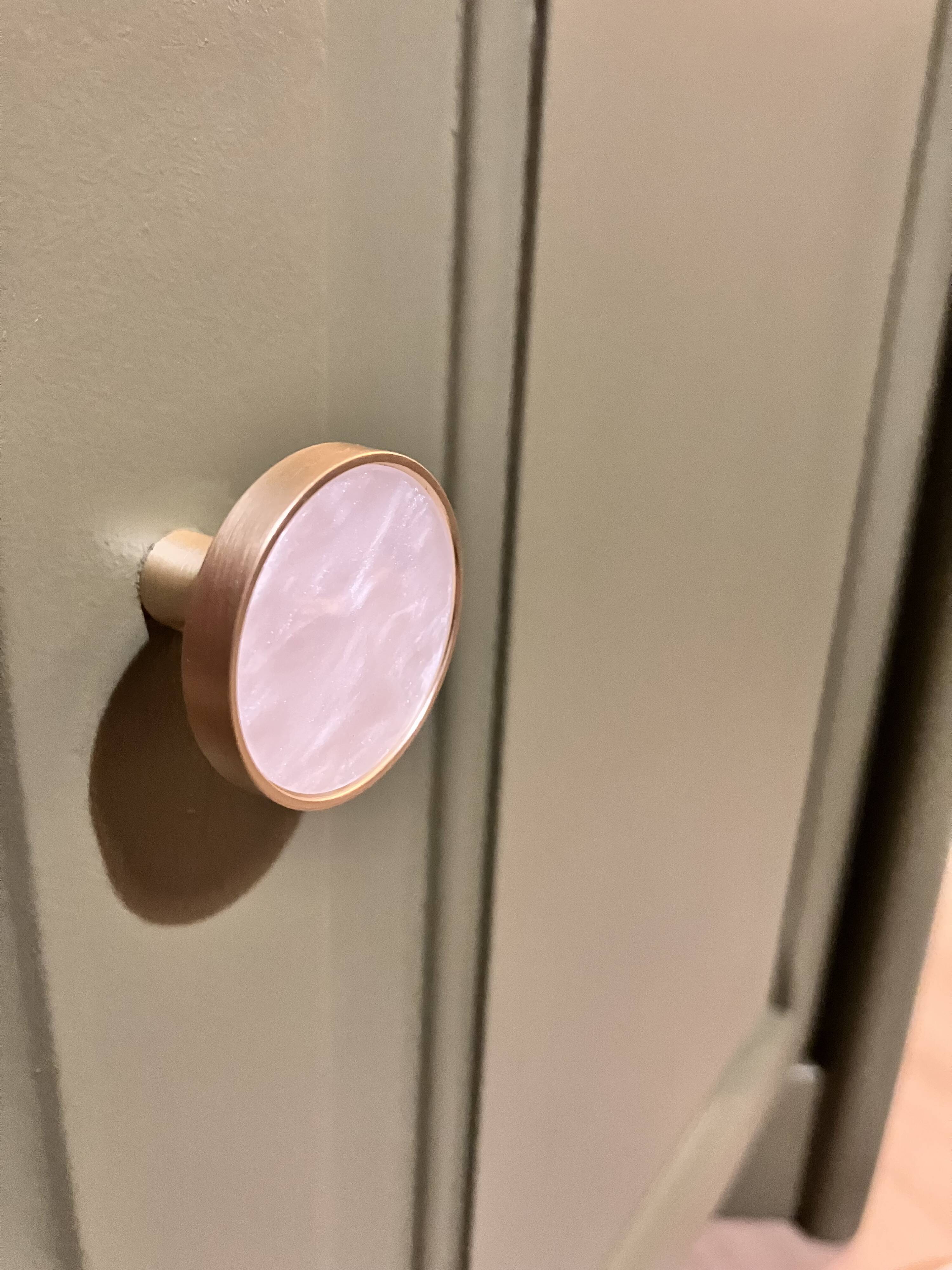 Wooden chest of drawers