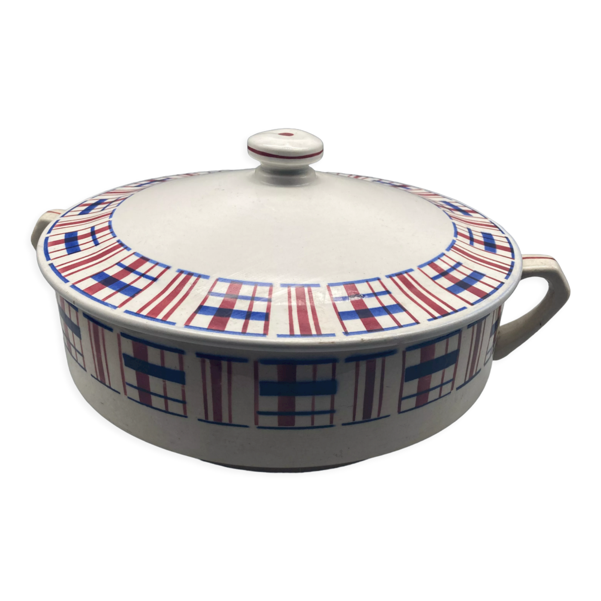 Small Iron Soupen Terre de Fer Saint Amand Basque style