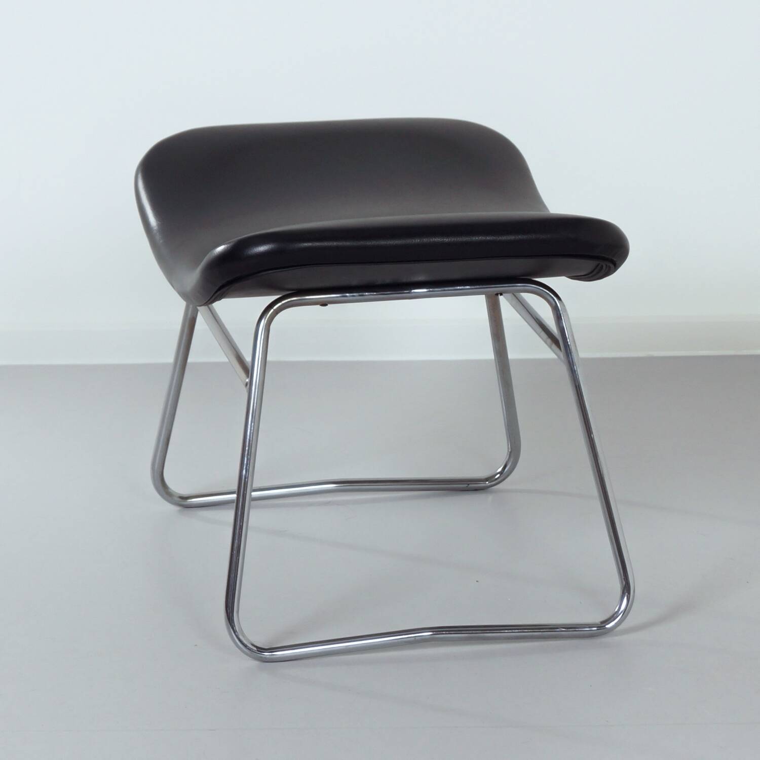 Vintage footstool by rudolf wolf & j.h. rohe for rohe noordwolde, 1960s | black skai