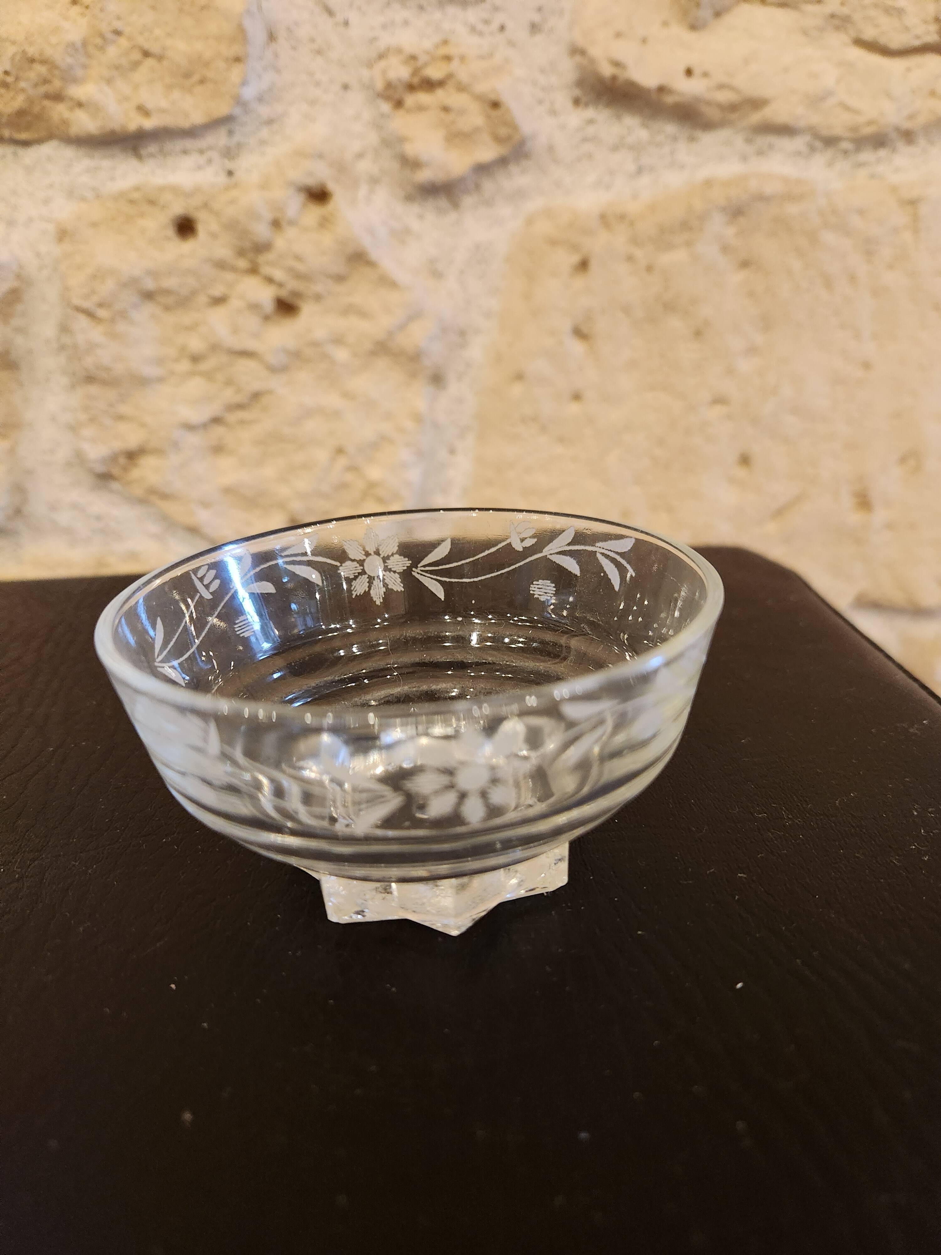 8 verres vintage en verre gravé pied étoile