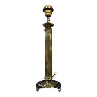 Pied de lampe en laiton doré et marbre noir époque Louis XVI vers 1900