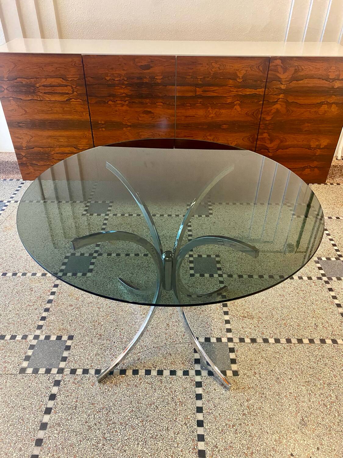 Italian round table in smoked glass 1970 Giotto Stoppino style