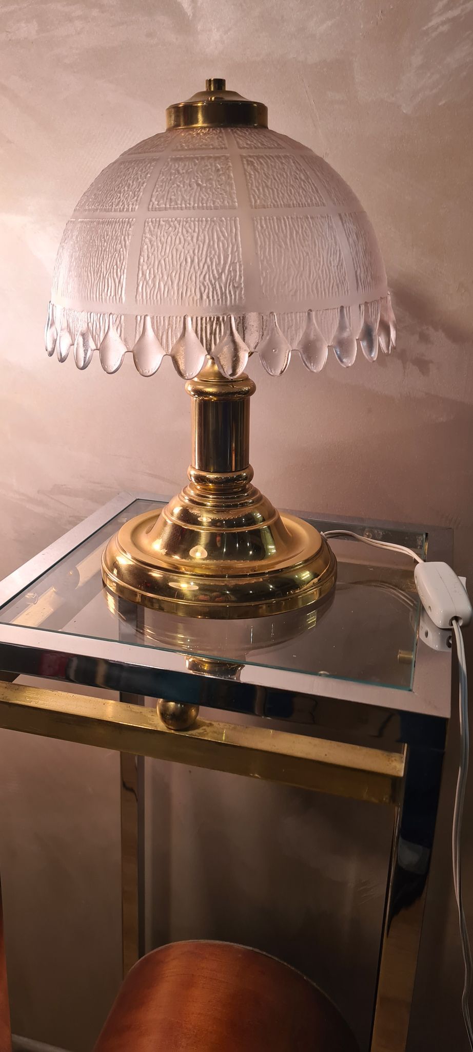 Delux lamp 1970 A 80 gold chrome ,,,,,and molded glass 31x22 very good condition