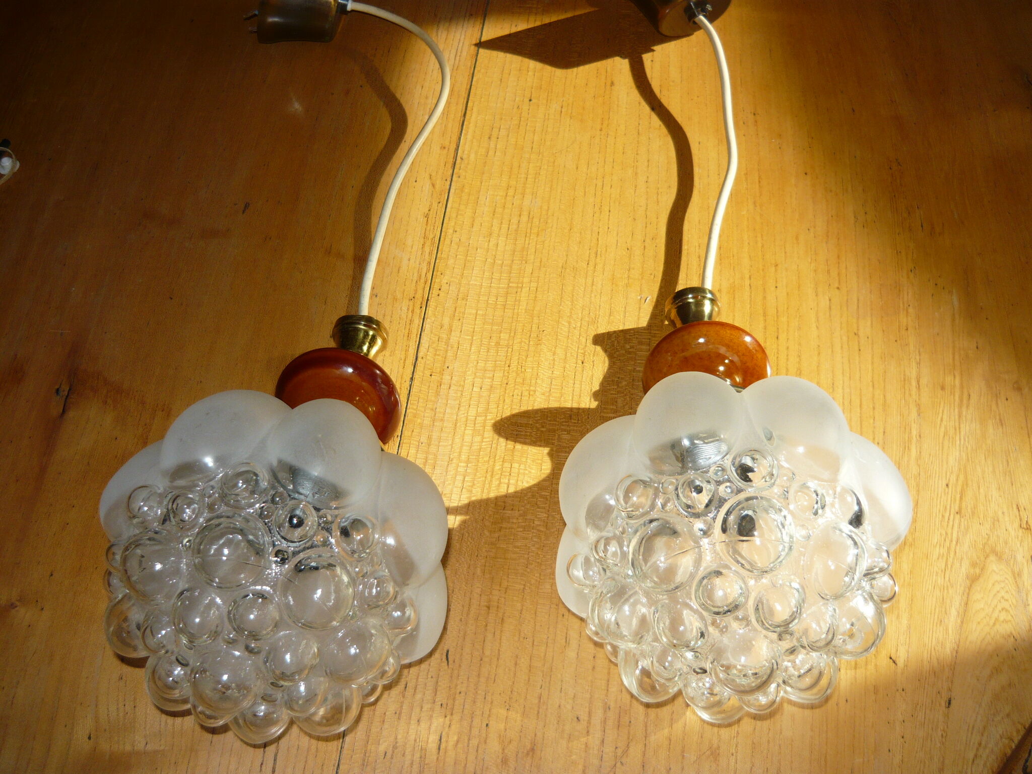 2 bubble hanging lamps Helena Tynell 60