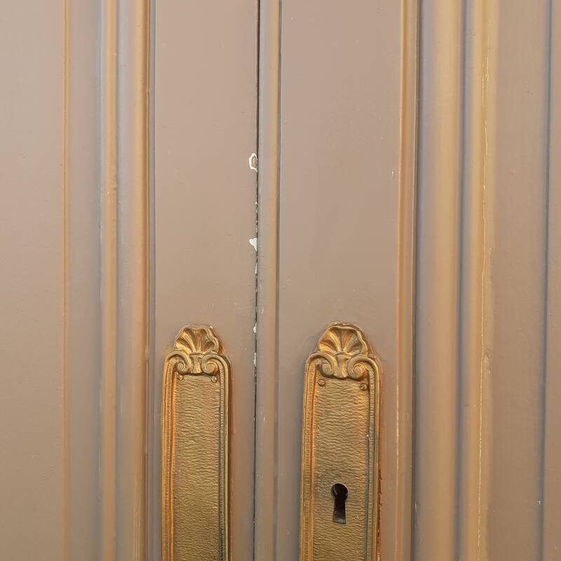 2 pairs of large 19th-century Haussmann-style cupboard doors.