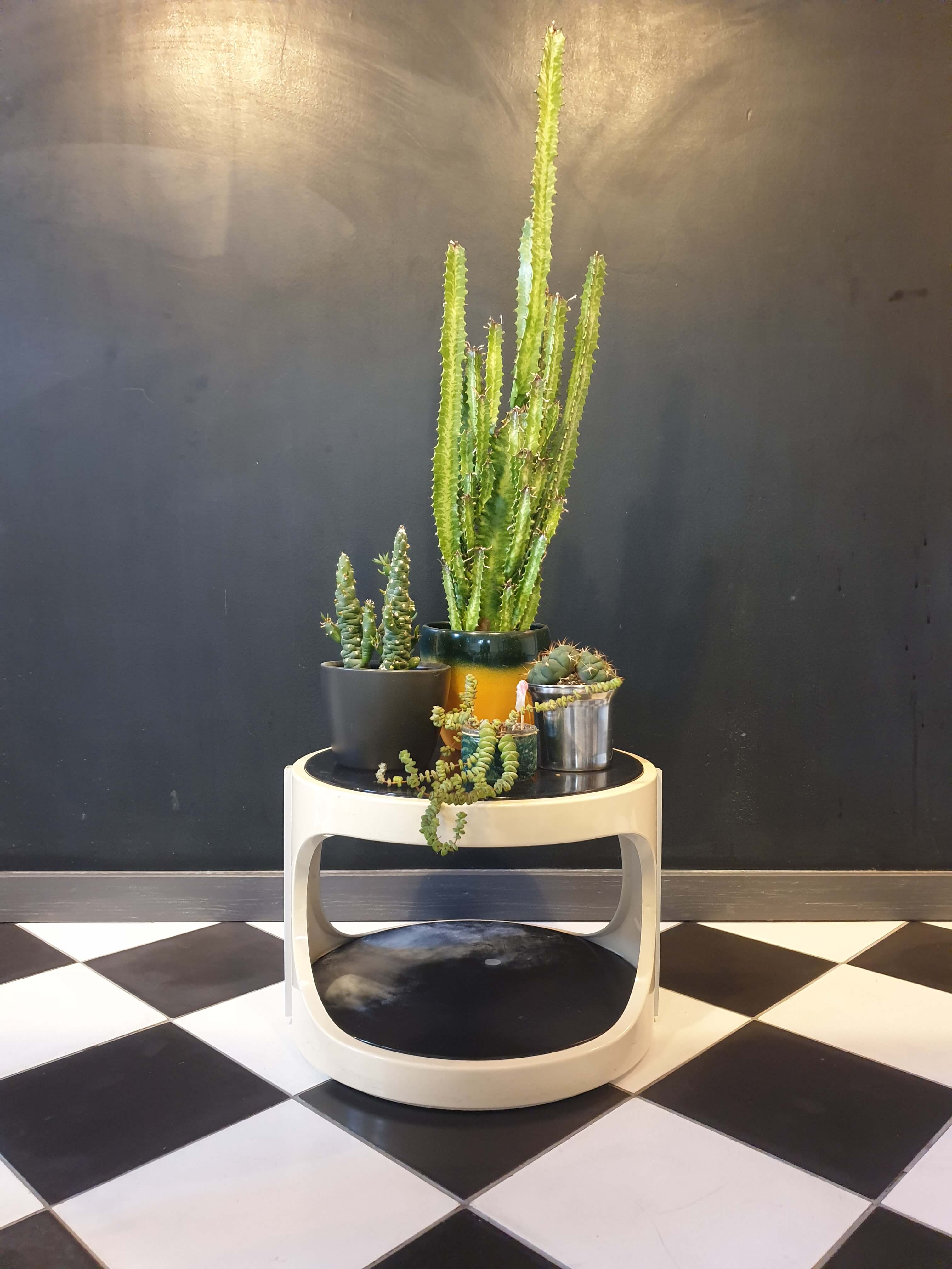 Seventies round coffee table