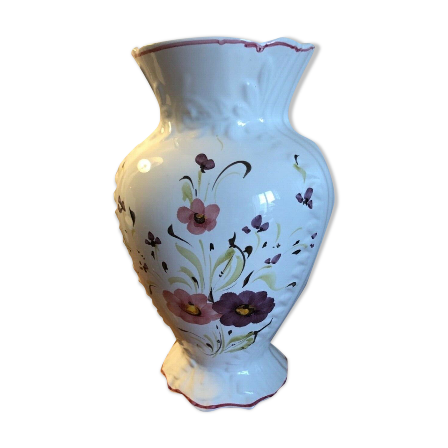 Round vase in earthenware decoration flowers