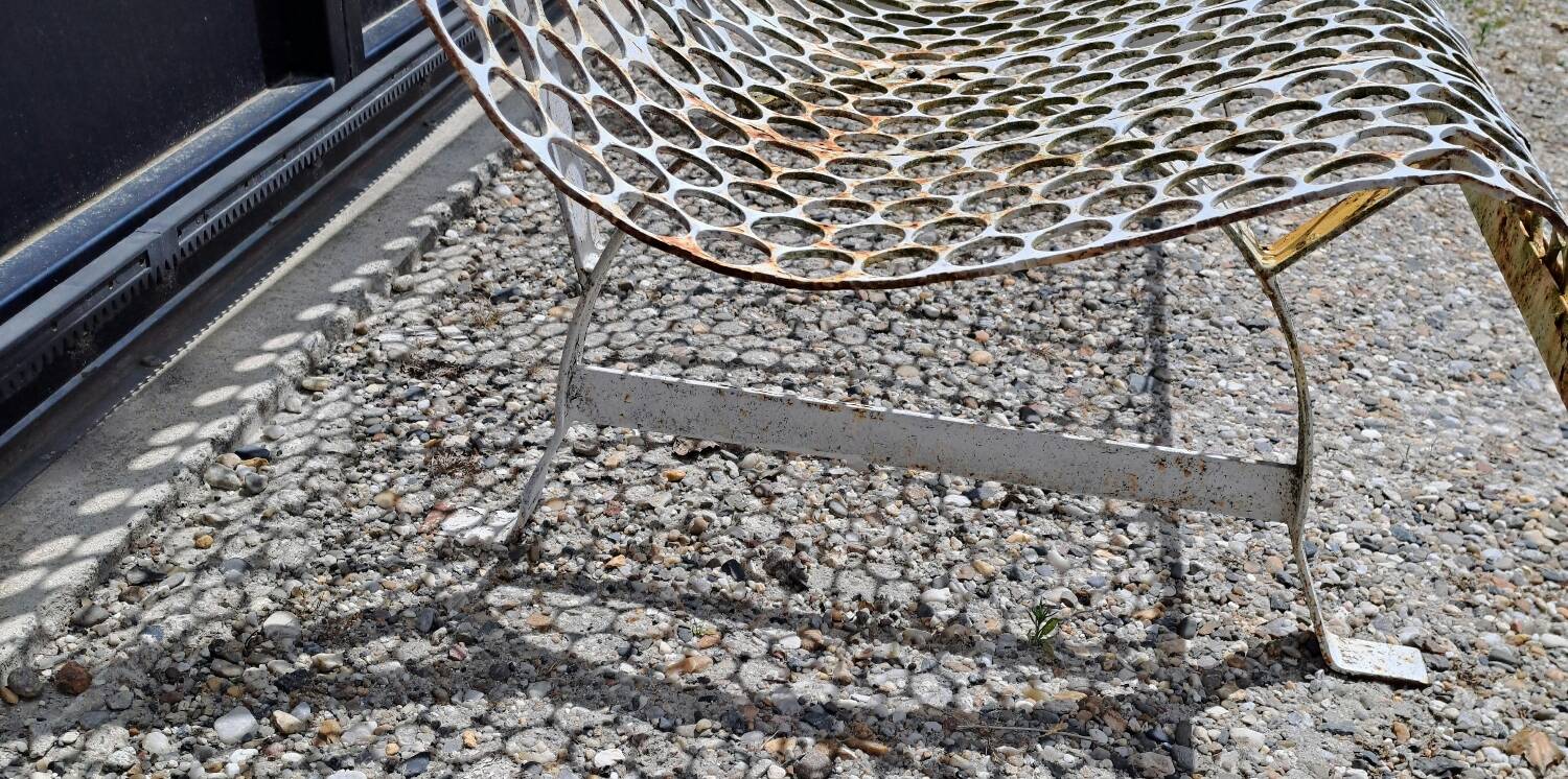 Garden bench in iron and perforated sheet metal