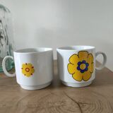 Set of 2 vintage porcelain mugs