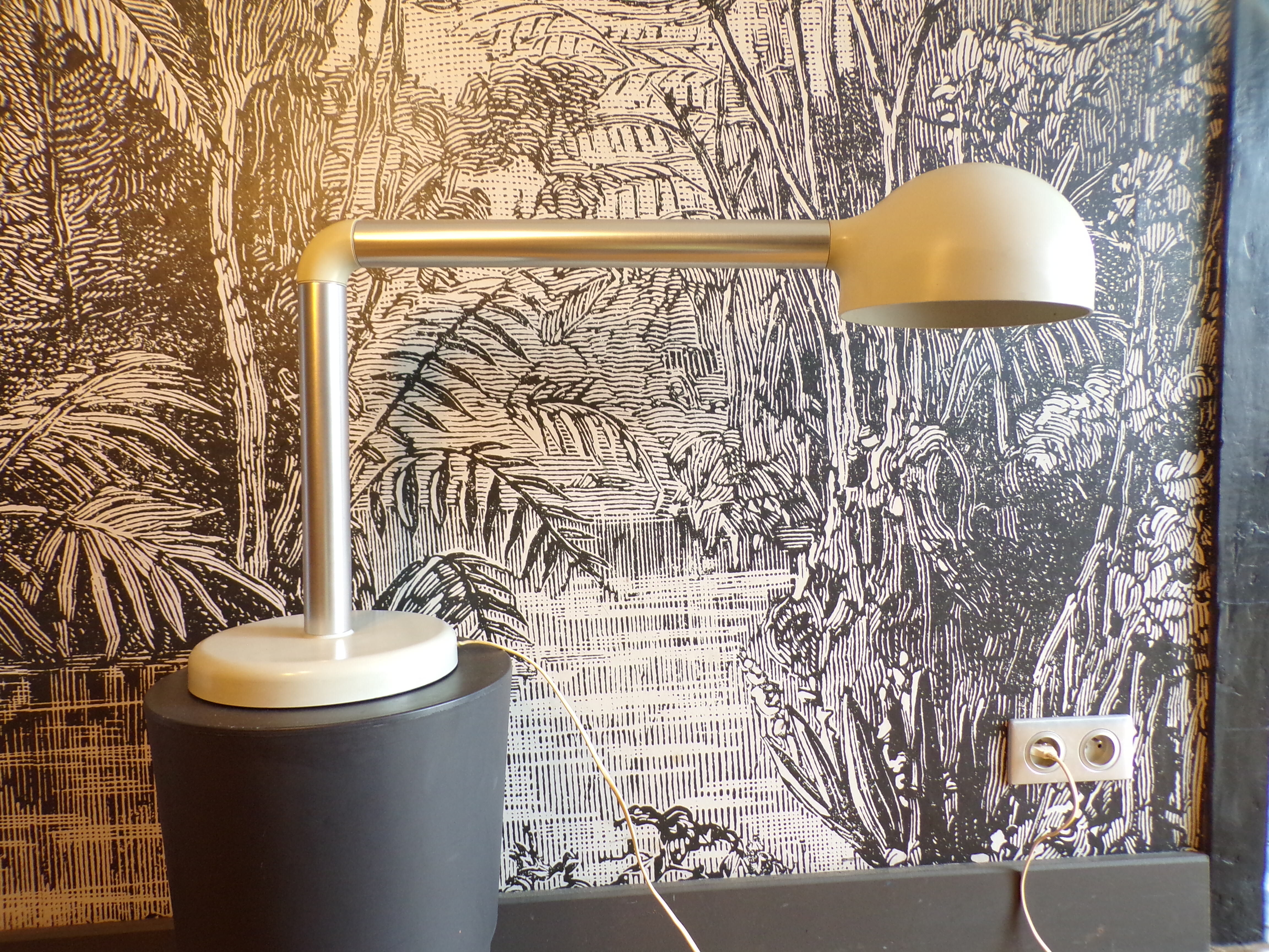 Lampe Robert Haussmann pour Swiss Lamps International
