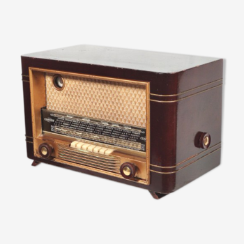 Vintage Bluetooth radio: 1957 Clarville Allegro