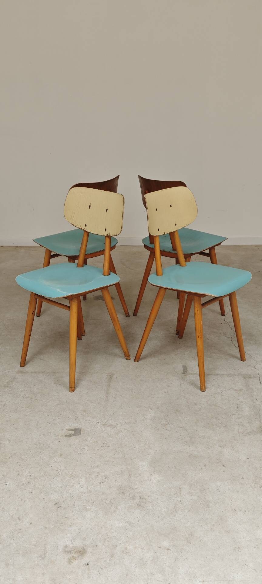 Lot de 4 chaises bois TON Bystrice ( Thonet ) bleu clair , lot 2