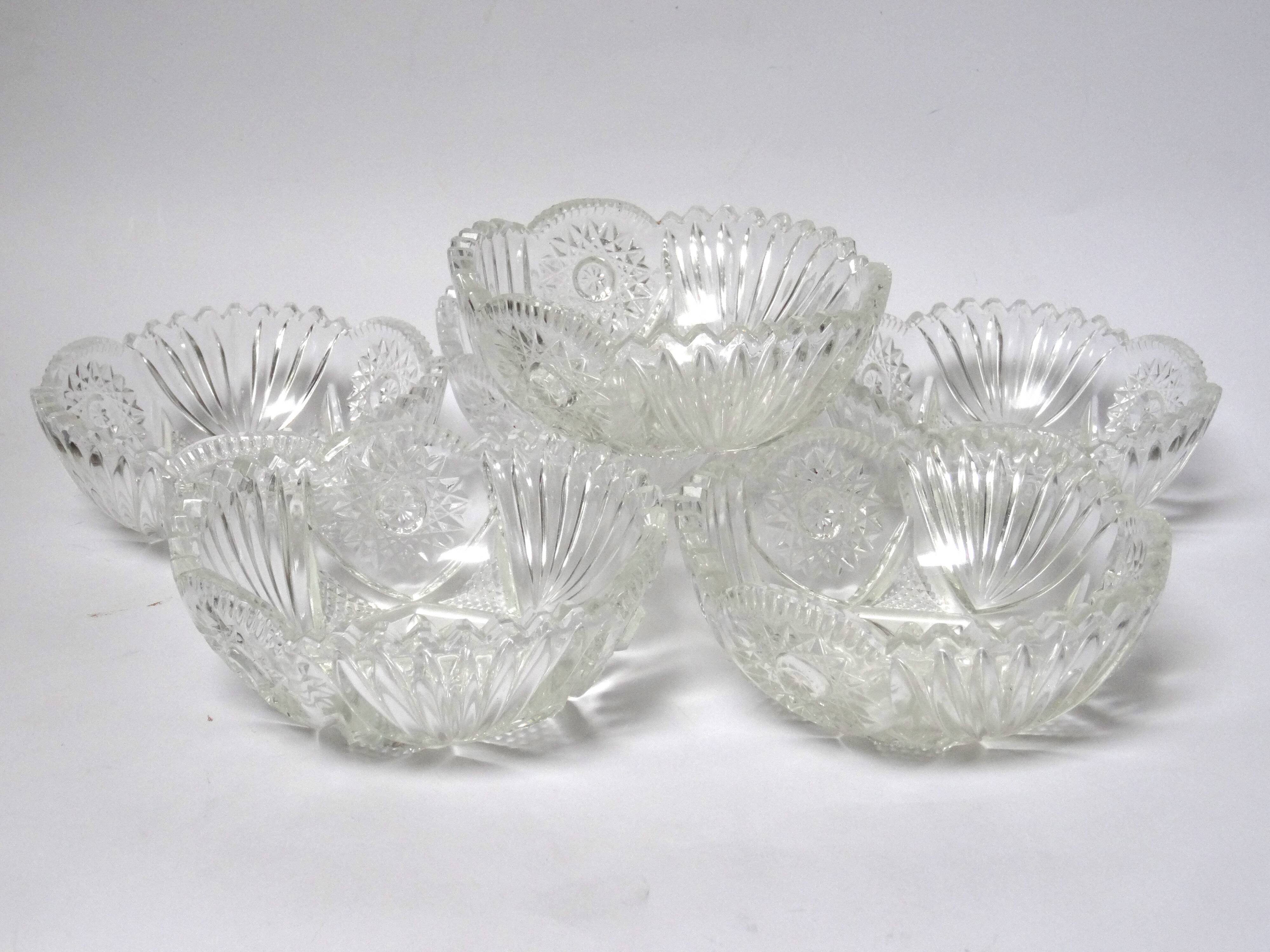 6 cups in chiseled glass