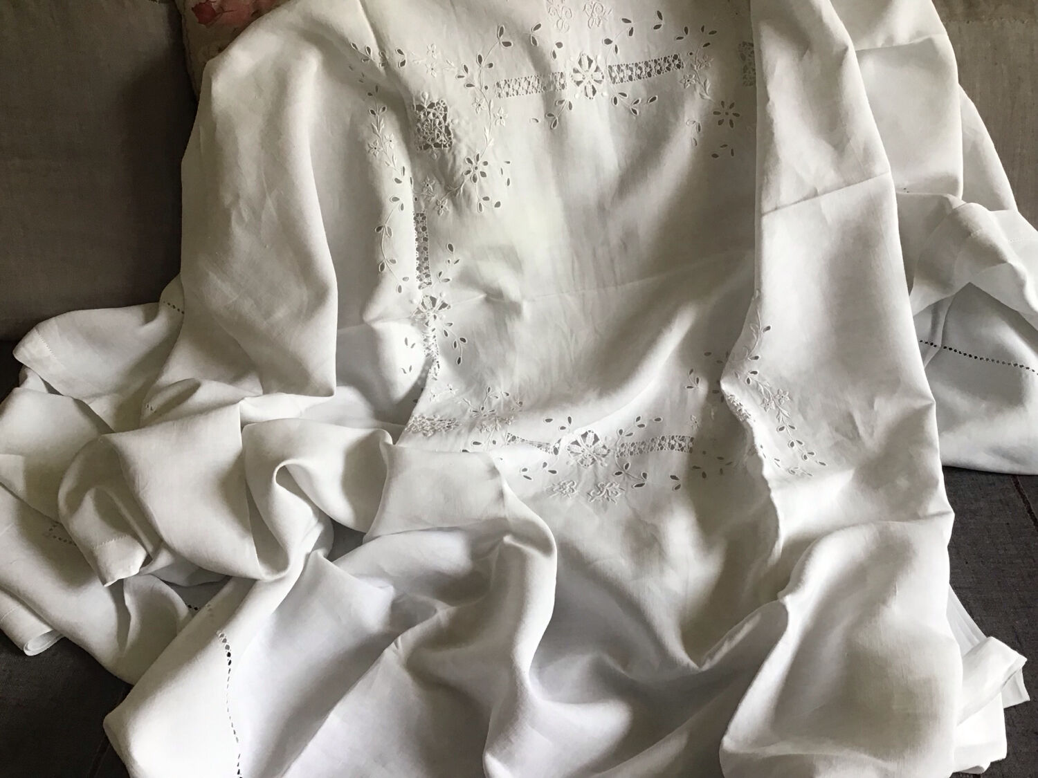 Nappe de réception en lin blanc BR 2mx2m10