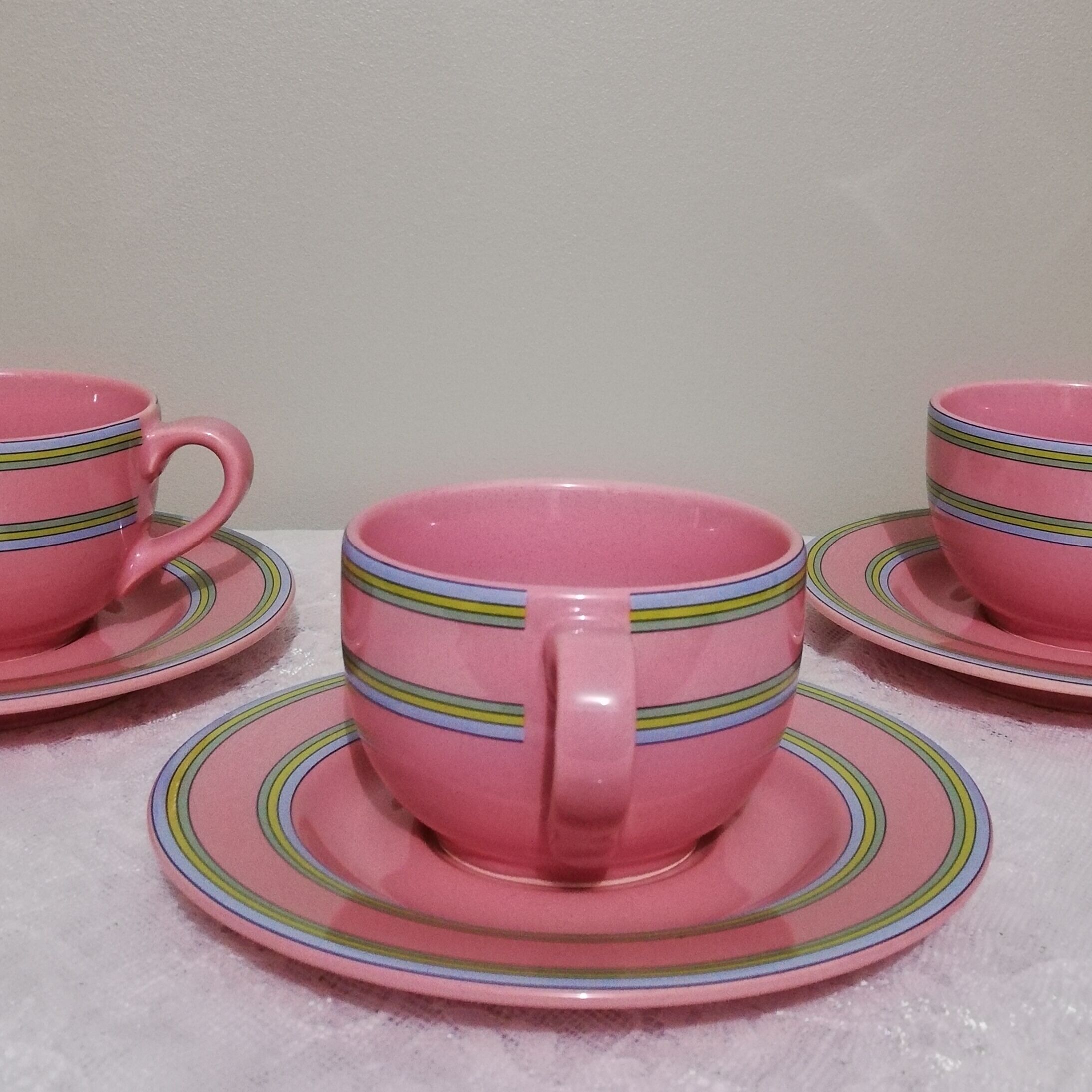 Trois tasses à café ou à thé en céramique allemande