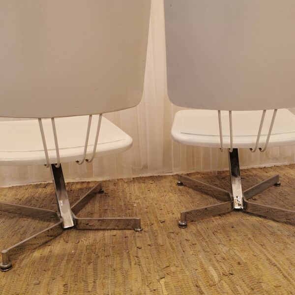 Paire de fauteuils bas