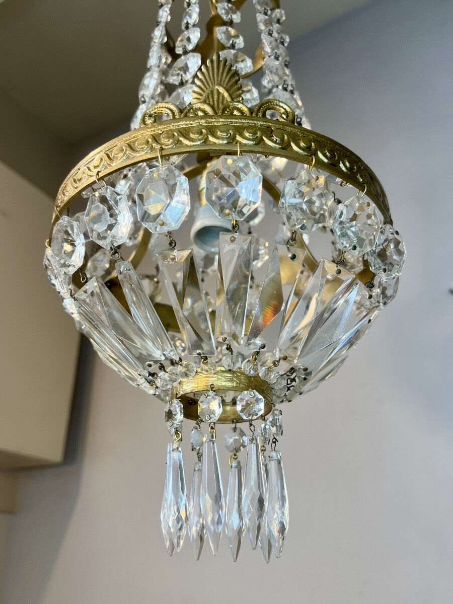 Small basket chandelier hot air balloon