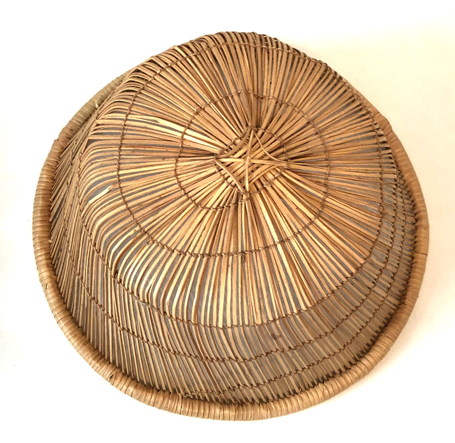 Panier africain ajouré