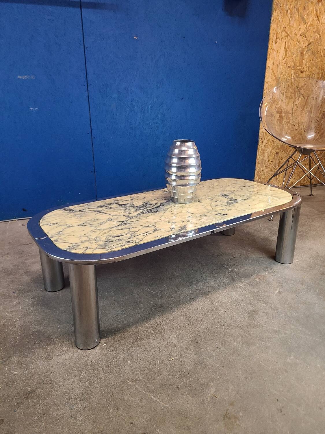 Italian design coffee table from the 70s, marble and chrome