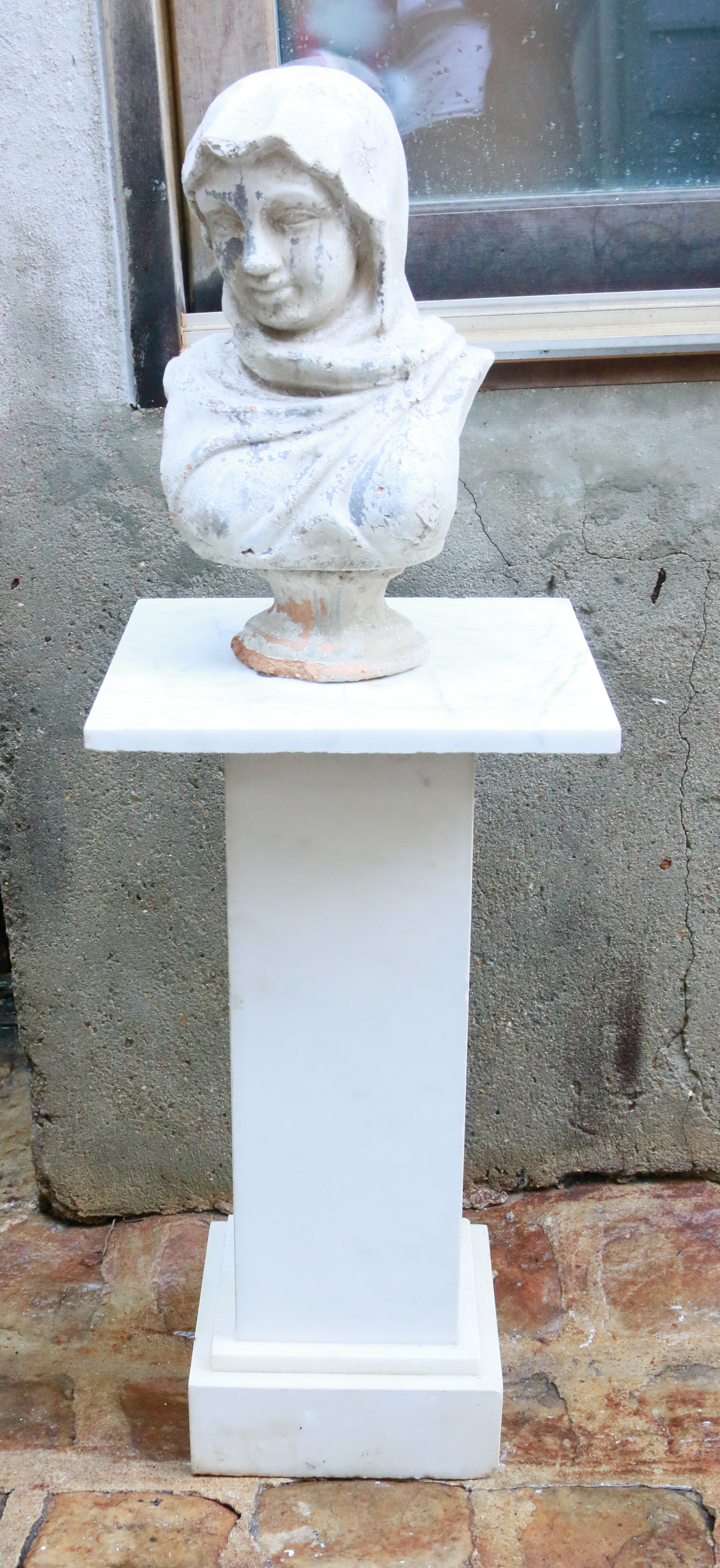 Marble piedestal