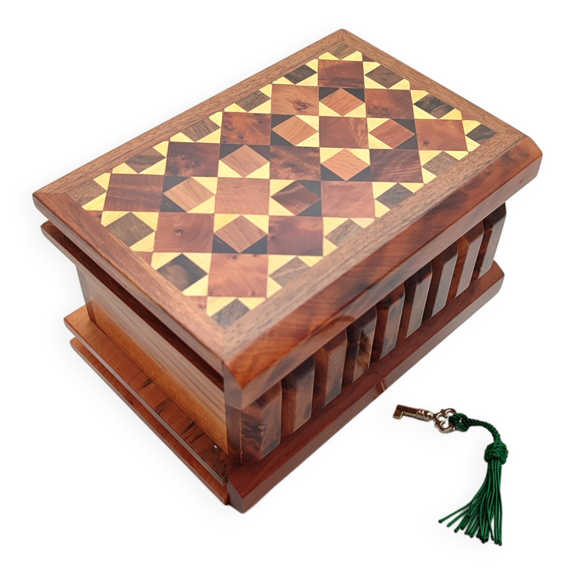 Thuya wood secret box