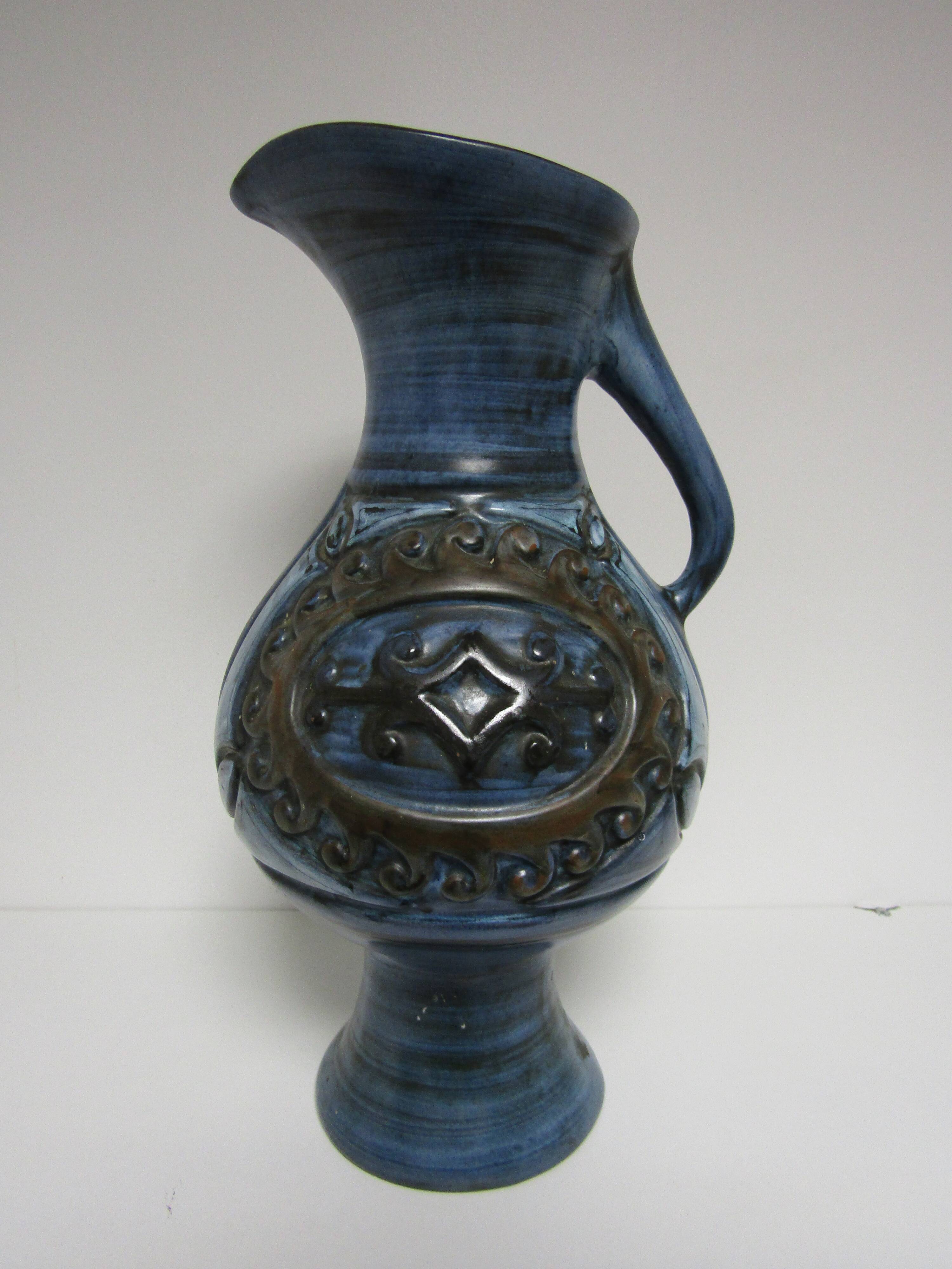 Pitcher, vase jean de lespinasse