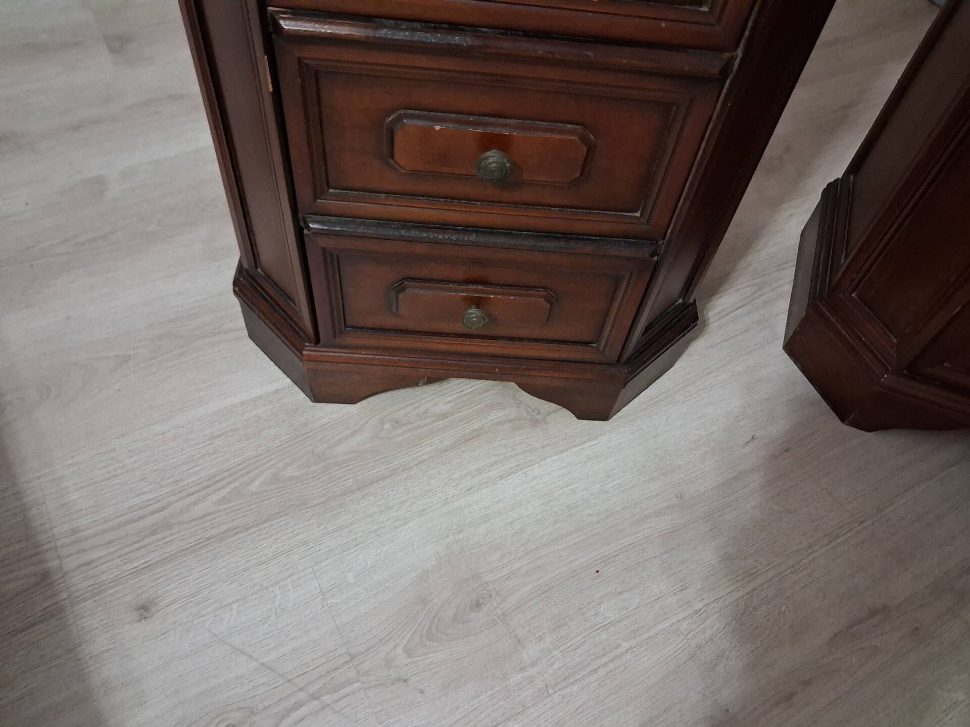 Set of 2 Chest of Drawers with 4 drawers