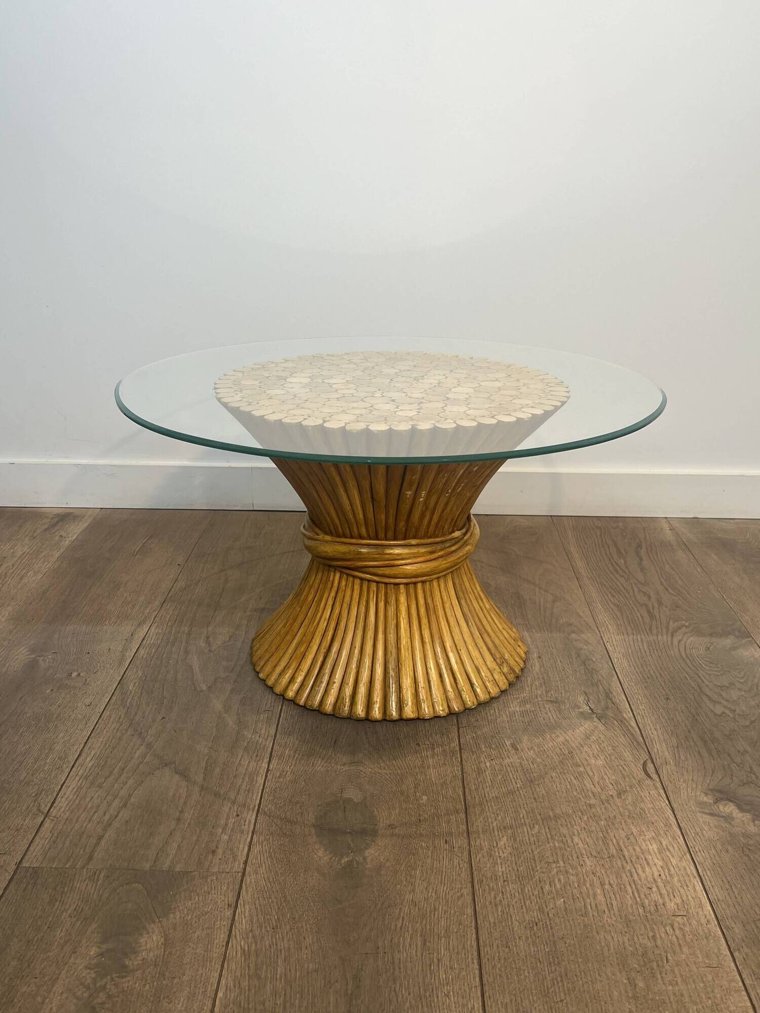 Wheat sheaf coffee table Elinor McGuire. American work. Circa 1970.