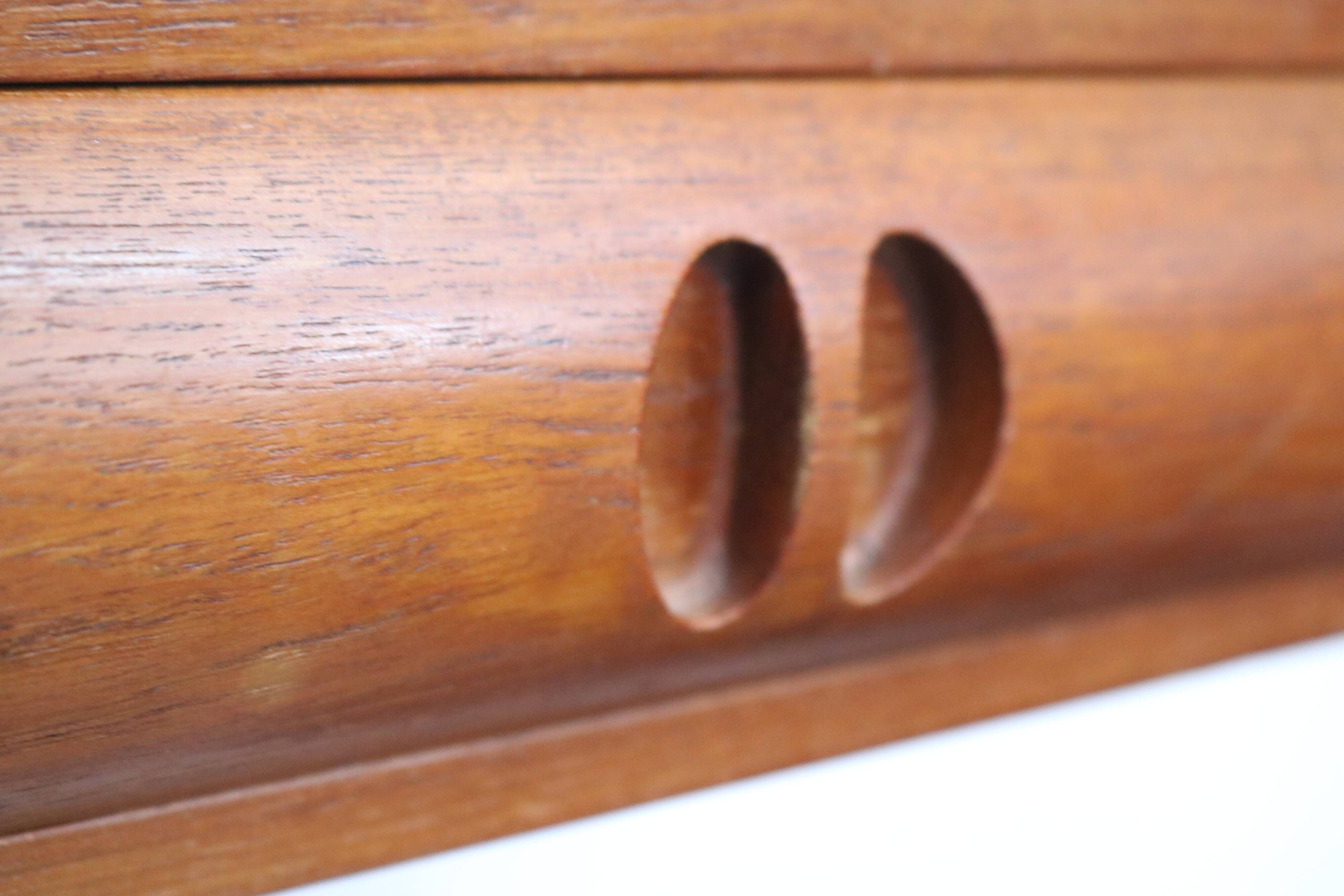 Set of vintage floating nightstands in teak with drawers *** Denmark 1970