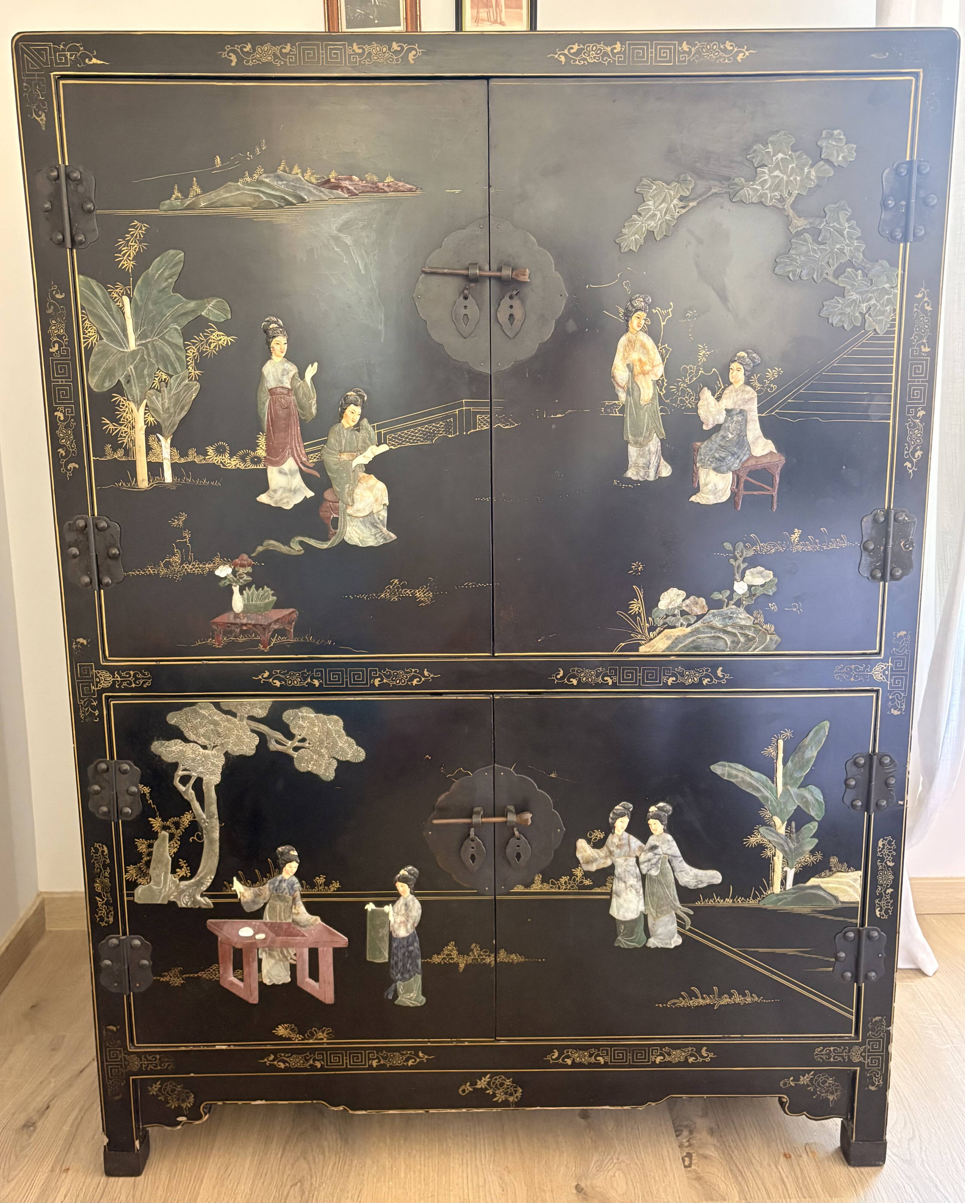 Cabinet en laque de Pékin en pierres dures & nacre Manufacture Jinlong