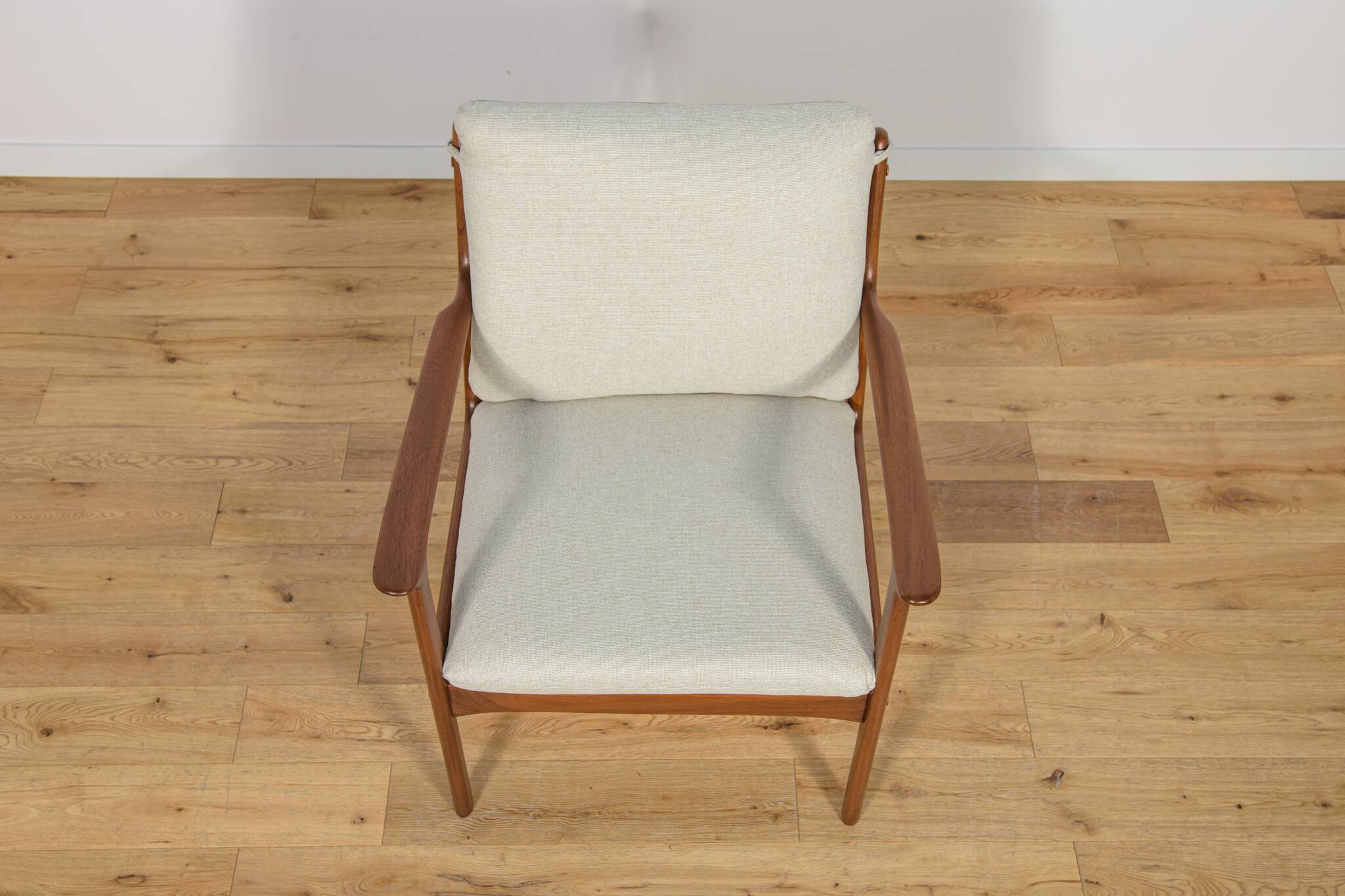 Pj112 armchairs by ole wanscher for poul jeppesens, denmark, 1960s, set of 2
