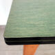 Table bois lino vert années 60